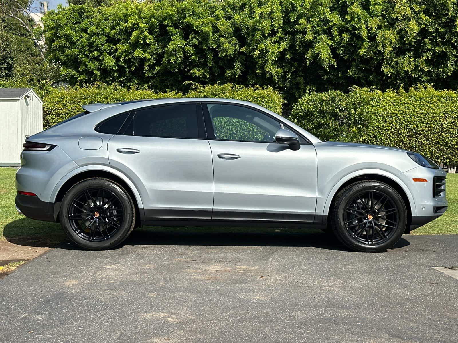 New 2026 Porsche Cayenne Coupe AWD/4WD image 9