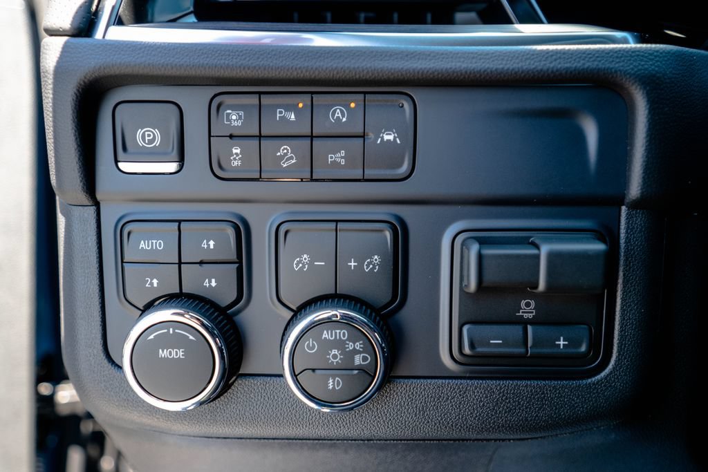 New 2026 Chevrolet Tahoe Premier w/ Sun And Tow Package AWD/4WD image 24