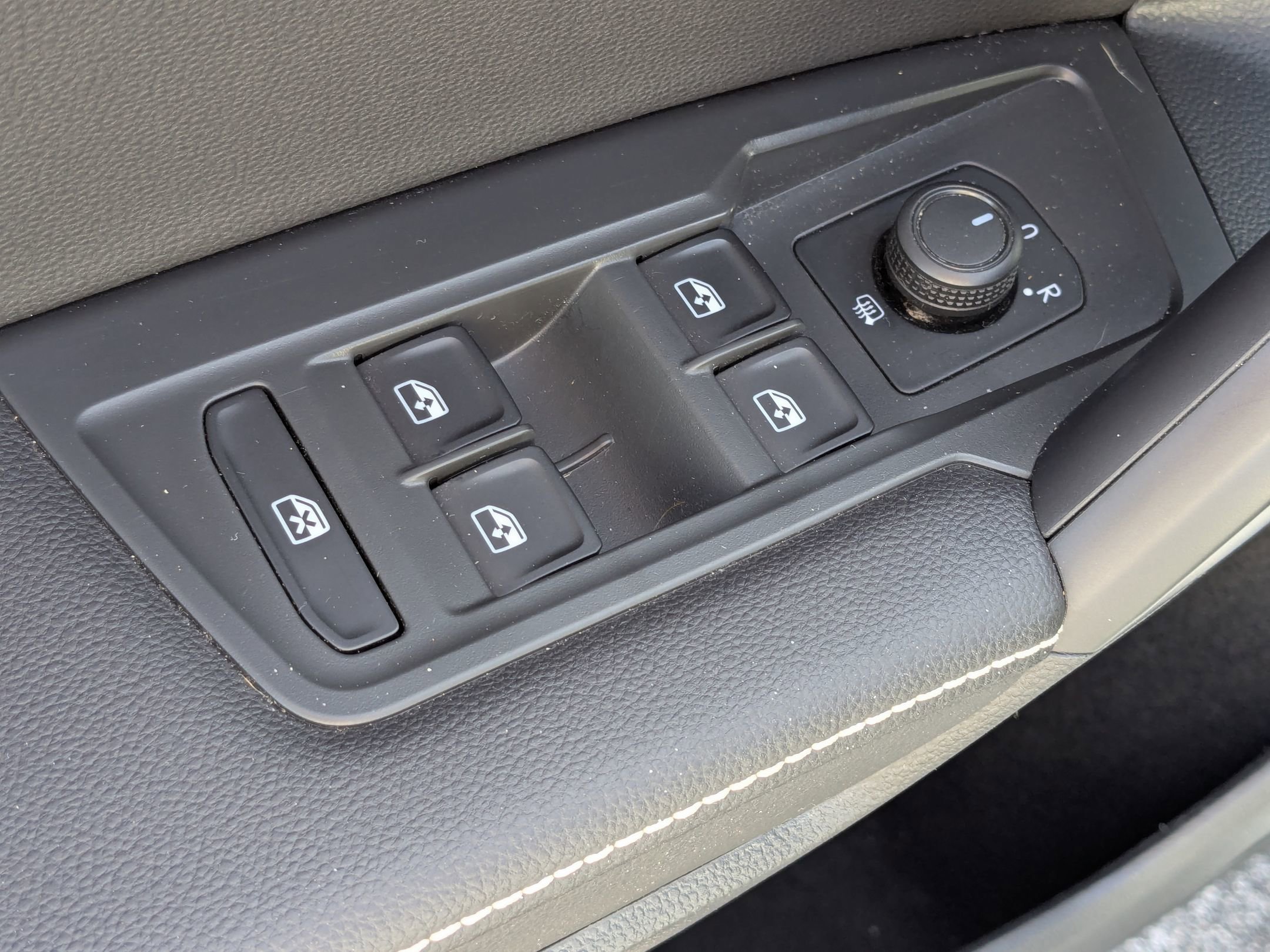 Used 2023 Volkswagen Tiguan S image 20