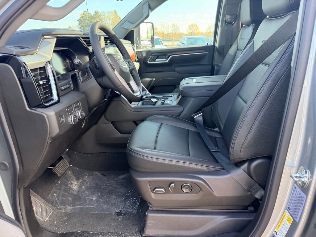 New 2026 GMC Sierra 2500 Denali w/ Denali Reserve Package image 15