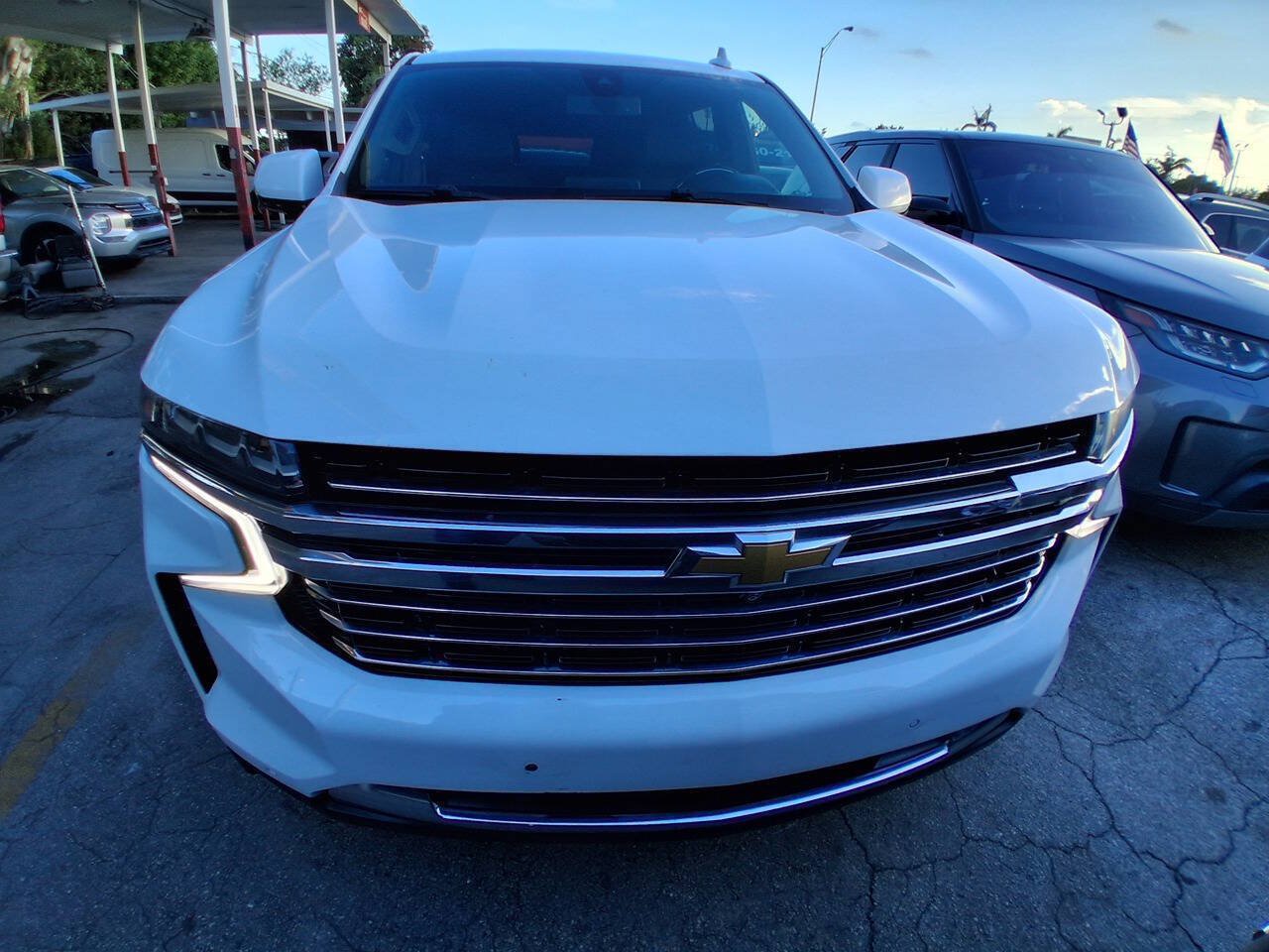 Used 2021 Chevrolet Suburban LT w/ LT Signature Package RWD image 7