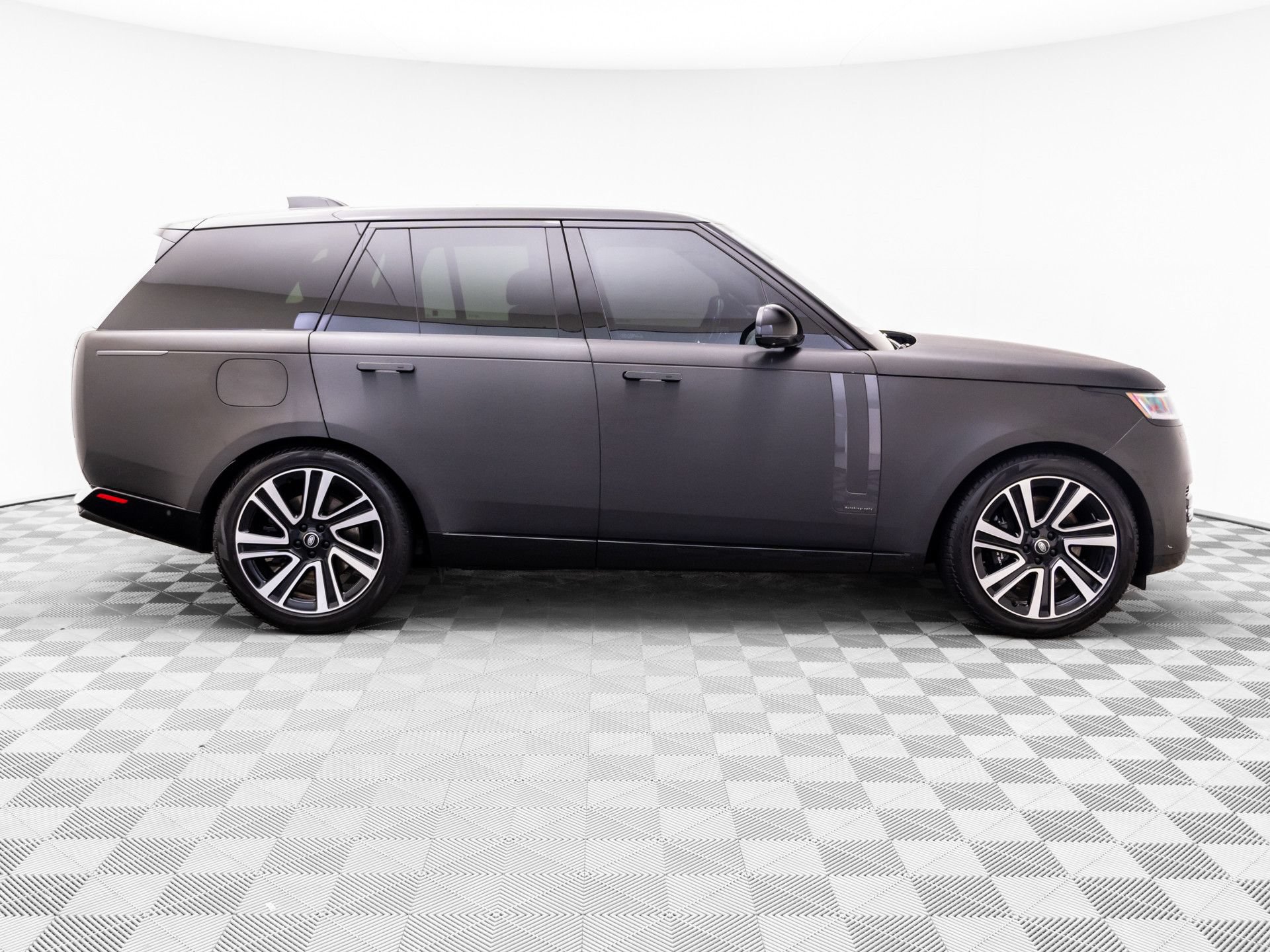 Used 2023 Land Rover Range Rover Autobiography AWD/4WD image 6