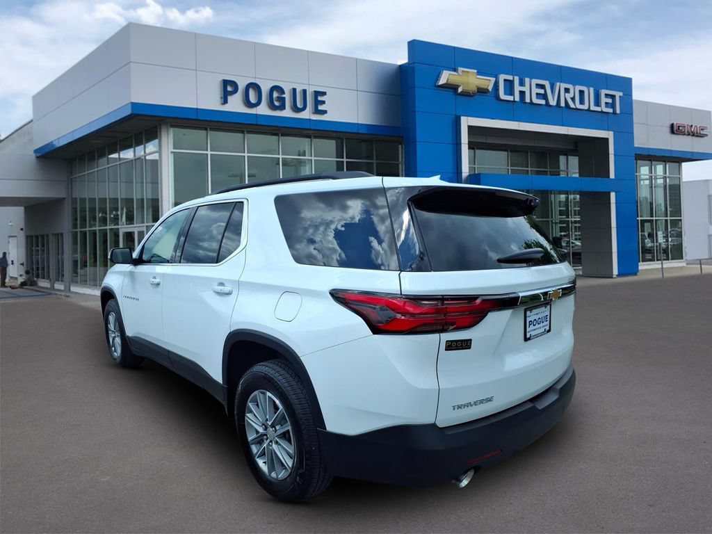 Used 2023 Chevrolet Traverse LT FWD image 3