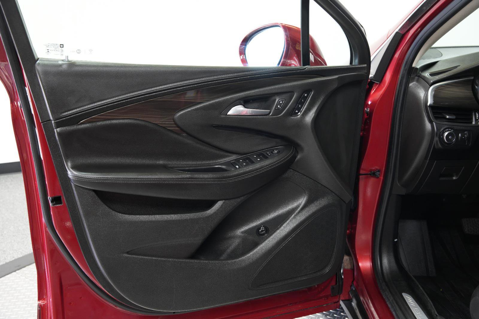 Used 2019 Buick Envision Essence image 23