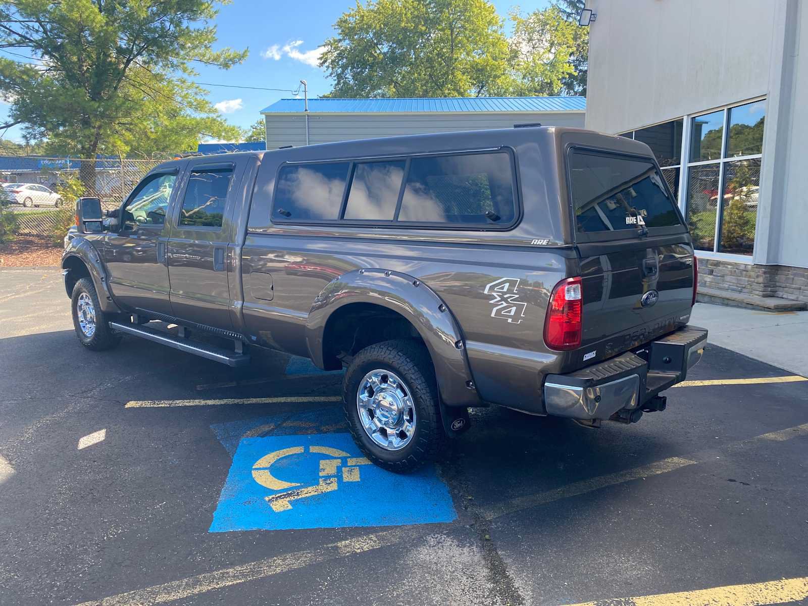 Used 2016 Ford F250 XLT w/ XLT Premium Package AWD/4WD image 3