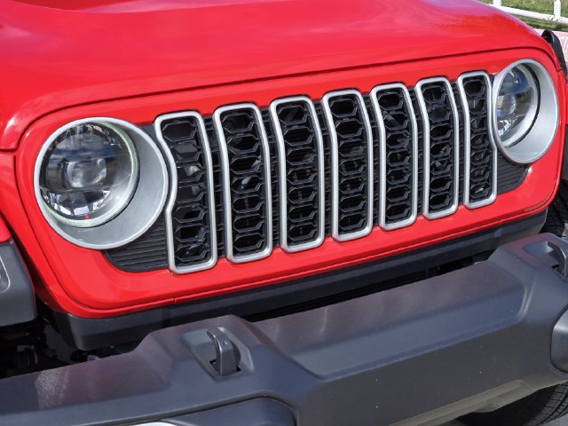 Used 2026 Jeep Wrangler Unlimited Sahara AWD/4WD image 11