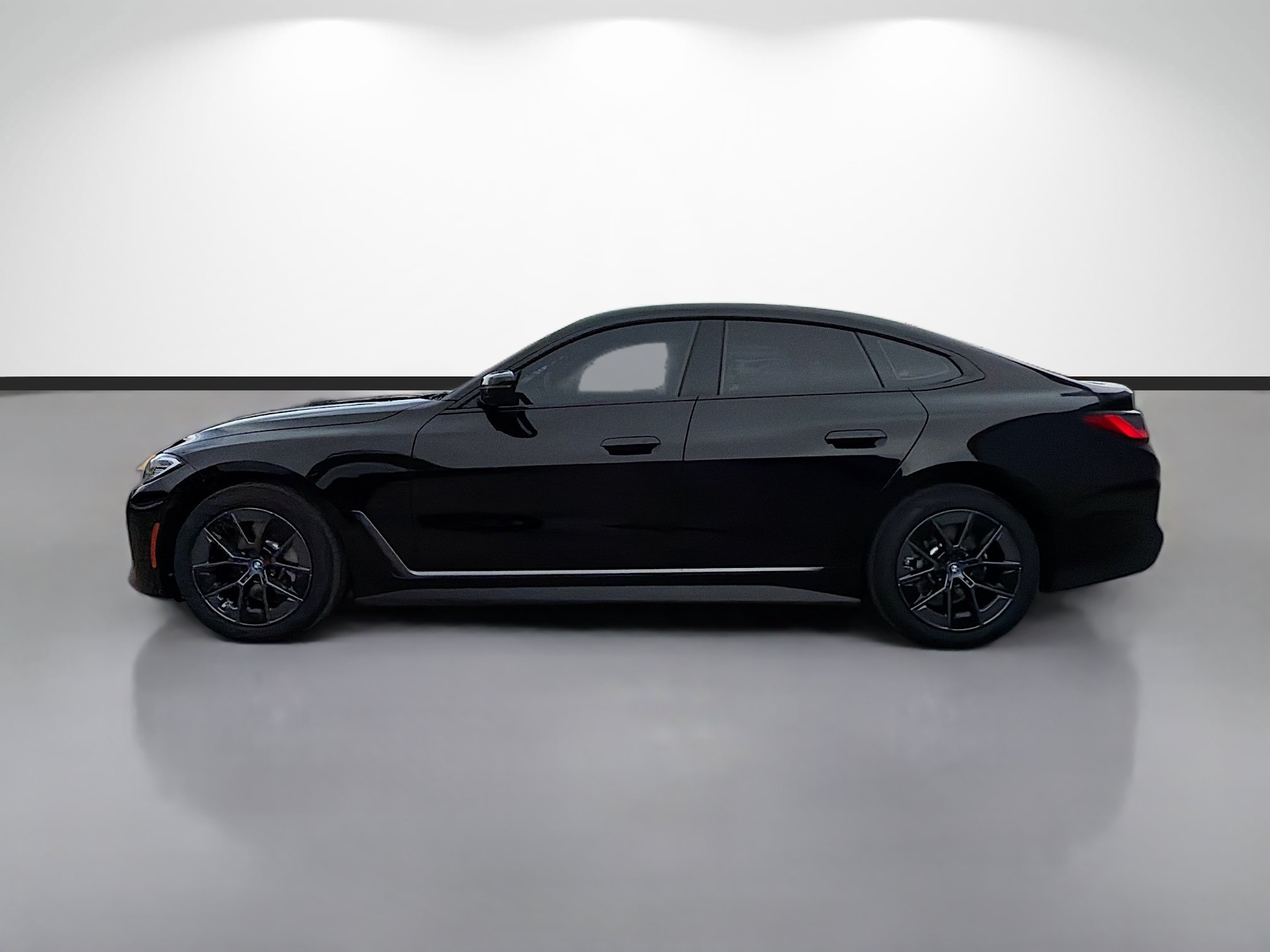 Used 2023 BMW i4 eDrive35 RWD image 6