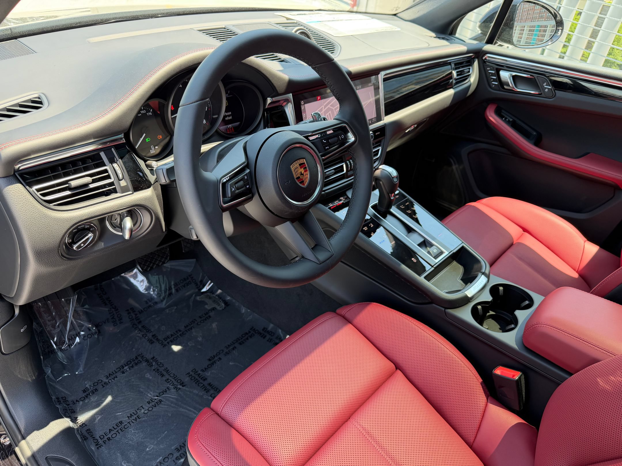 Used 2026 Porsche Macan AWD/4WD image 4