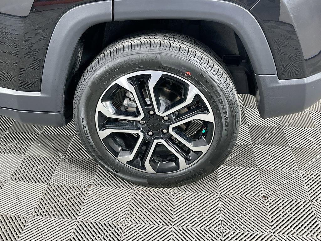 Used 2024 Jeep Compass Limited image 41