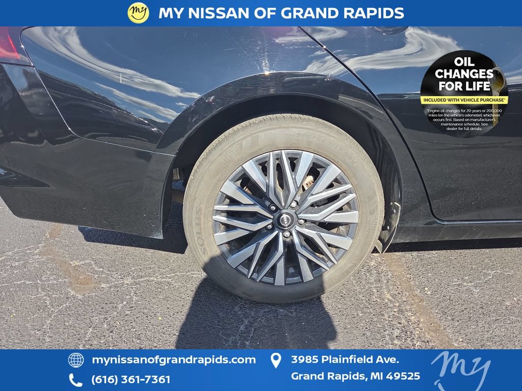 Used 2025 Nissan Altima 2.5 SV FWD image 29