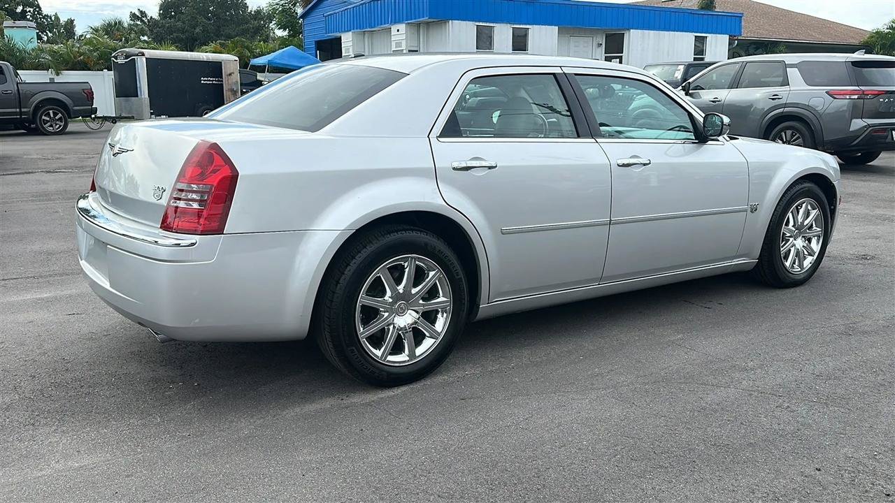 Used 2007 Chrysler 300 C RWD image 8
