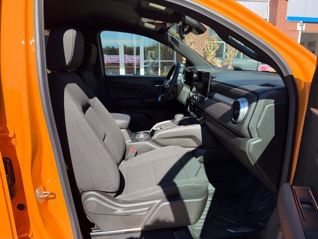Used 2026 Chevrolet Colorado LT AWD/4WD image 44