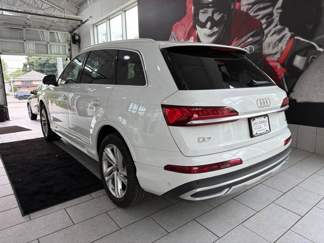 Used 2023 Audi Q7 3.0T Premium w/ Convenience Package AWD/4WD image 3