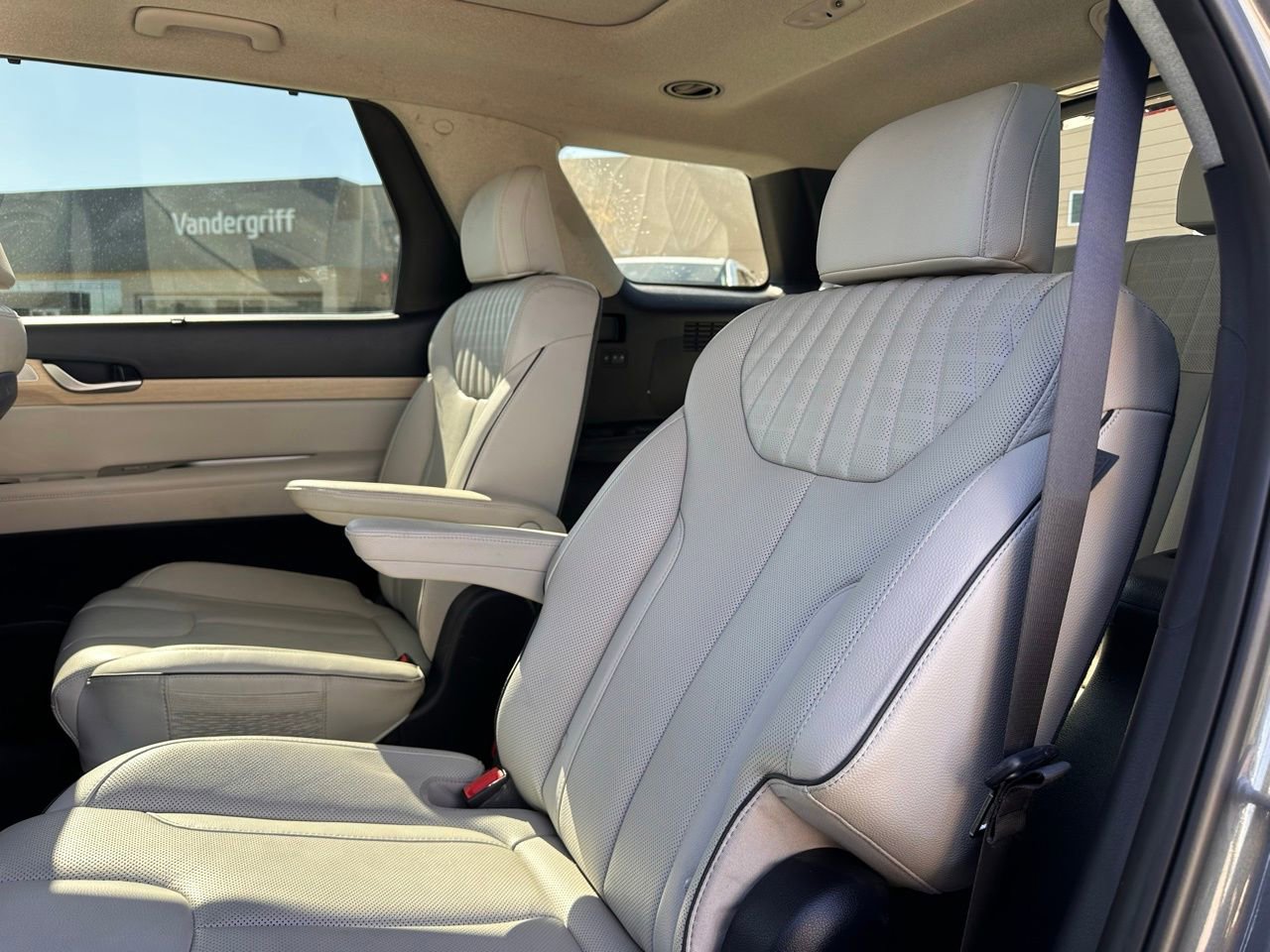 Used 2025 Hyundai Palisade Limited image 17