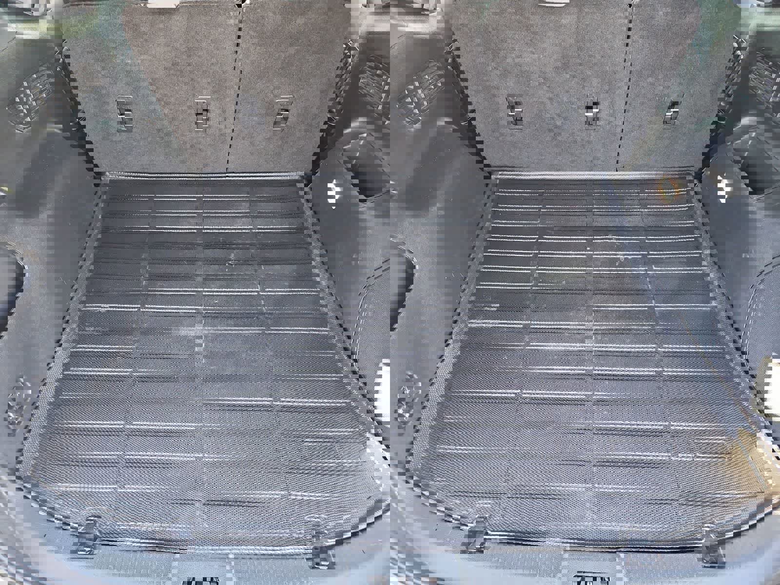 Used 2021 Ford Edge ST image 33