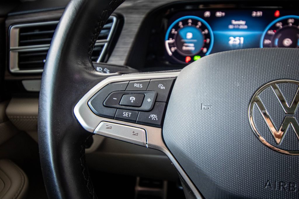 Used 2024 Volkswagen Atlas SEL Premium R-Line image 42