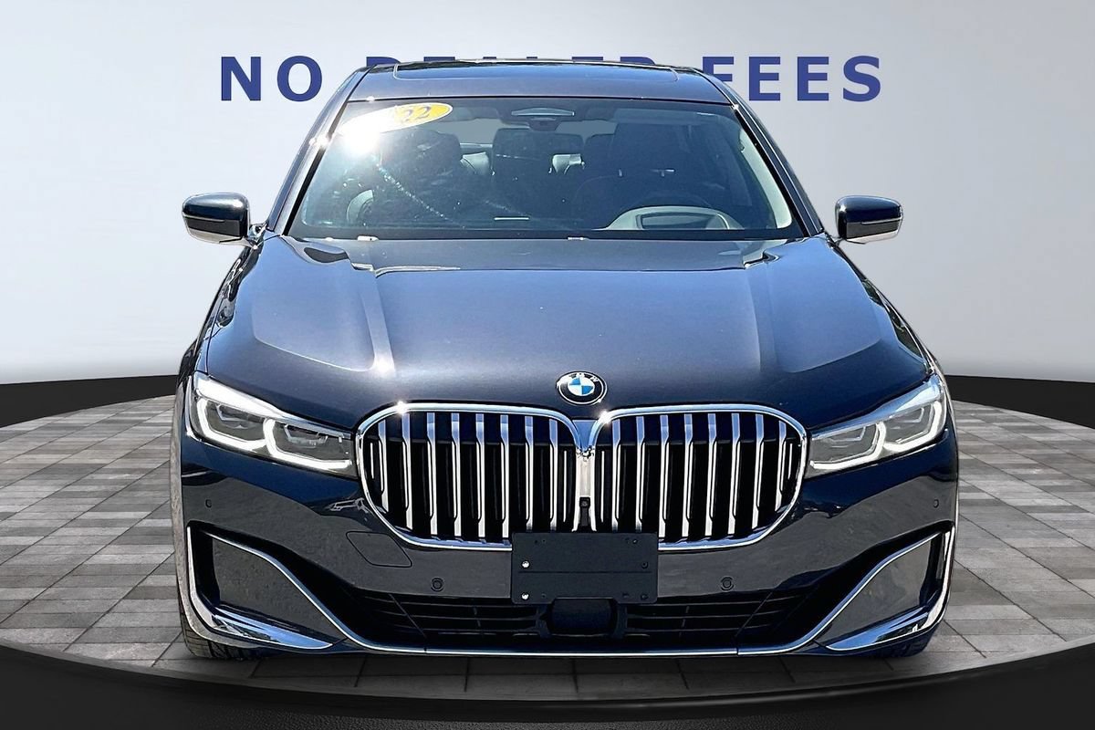 Used 2022 BMW 750i xDrive w/ Executive Package AWD/4WD image 2