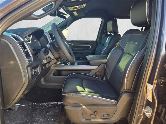 New 2026 RAM 2500 Laramie w/ Night Edition AWD/4WD image 4
