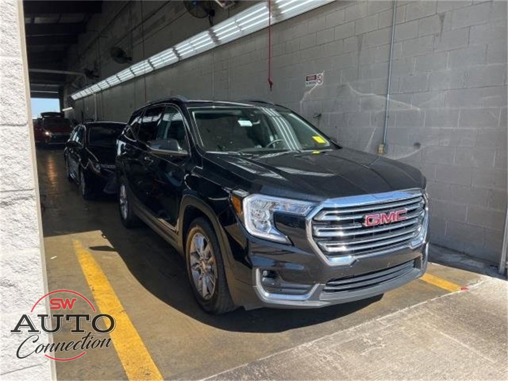 Used 2024 GMC Terrain SLT