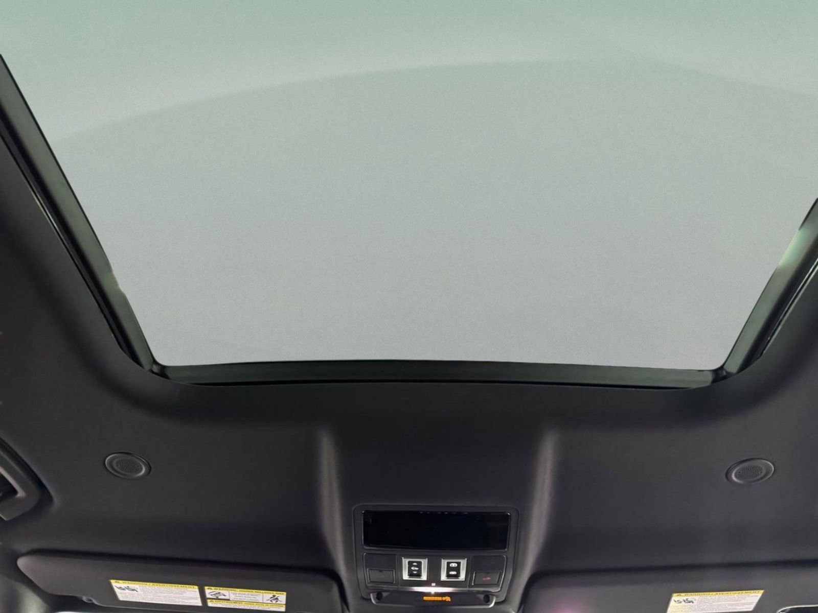 New 2026 Land Rover Defender 110 X-Dynamic SE image 11