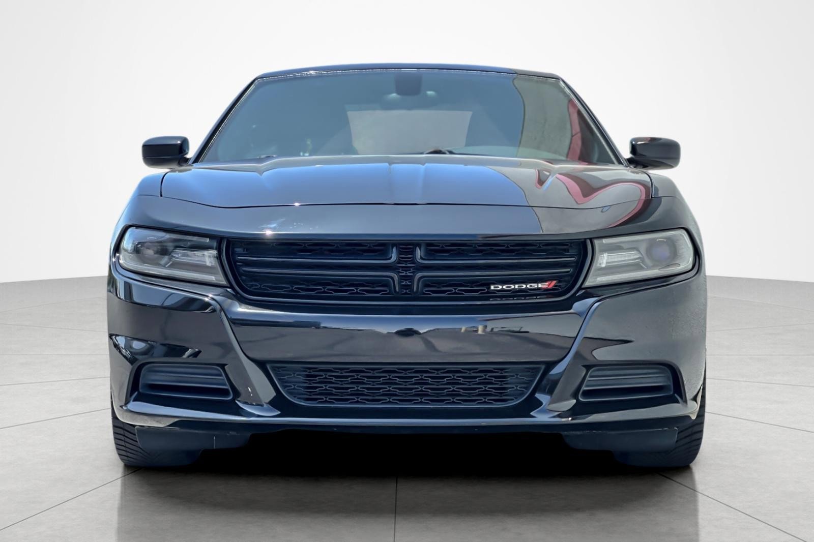 Used 2018 Dodge Charger SXT w/ Blacktop Package RWD image 8
