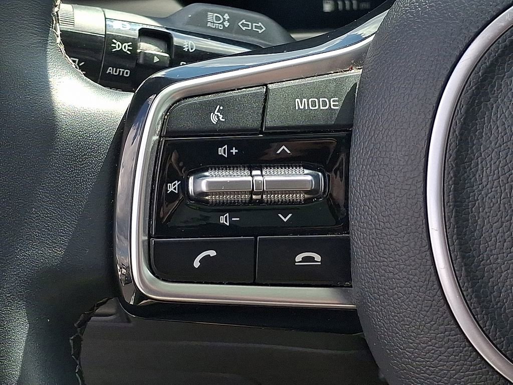 Certified 2023 Kia Sorento SX image 16