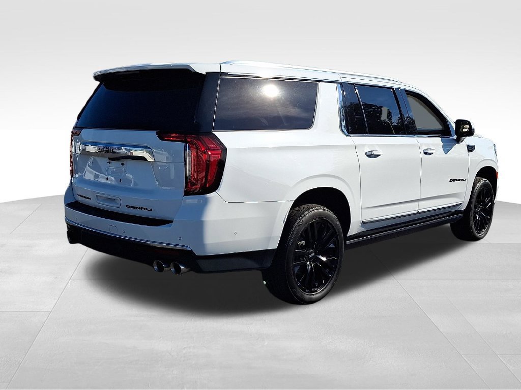 Used 2023 GMC Yukon XL Denali w/ Denali Reserve Package AWD/4WD image 7