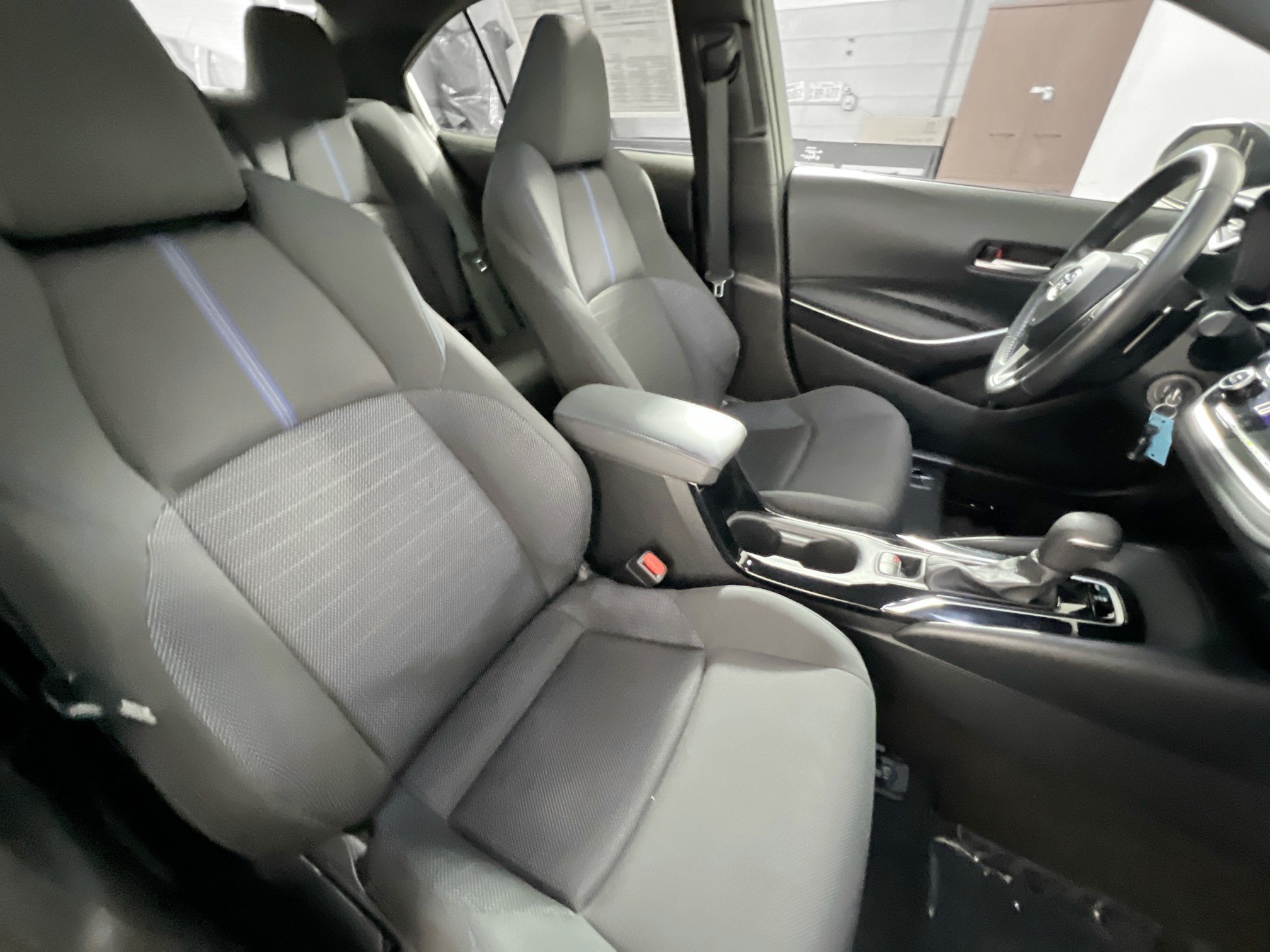 Used 2021 Toyota Corolla SE FWD image 30