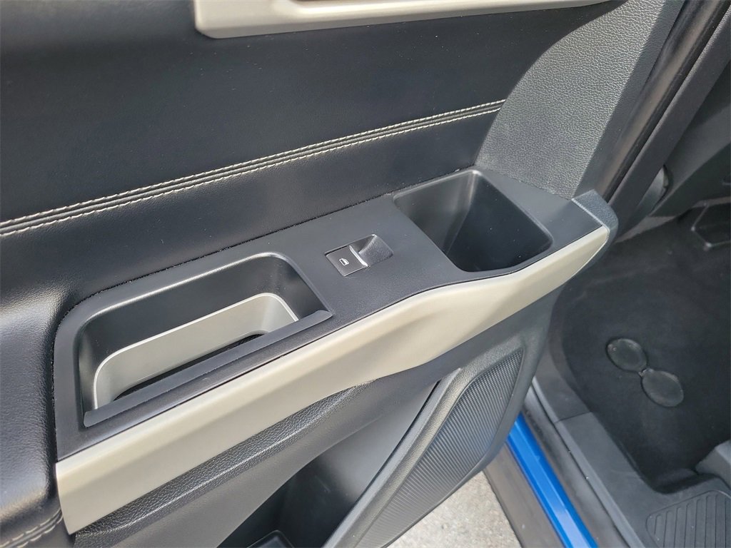 Used 2020 Ford Explorer XLT w/ Equipment Group 202A image 12