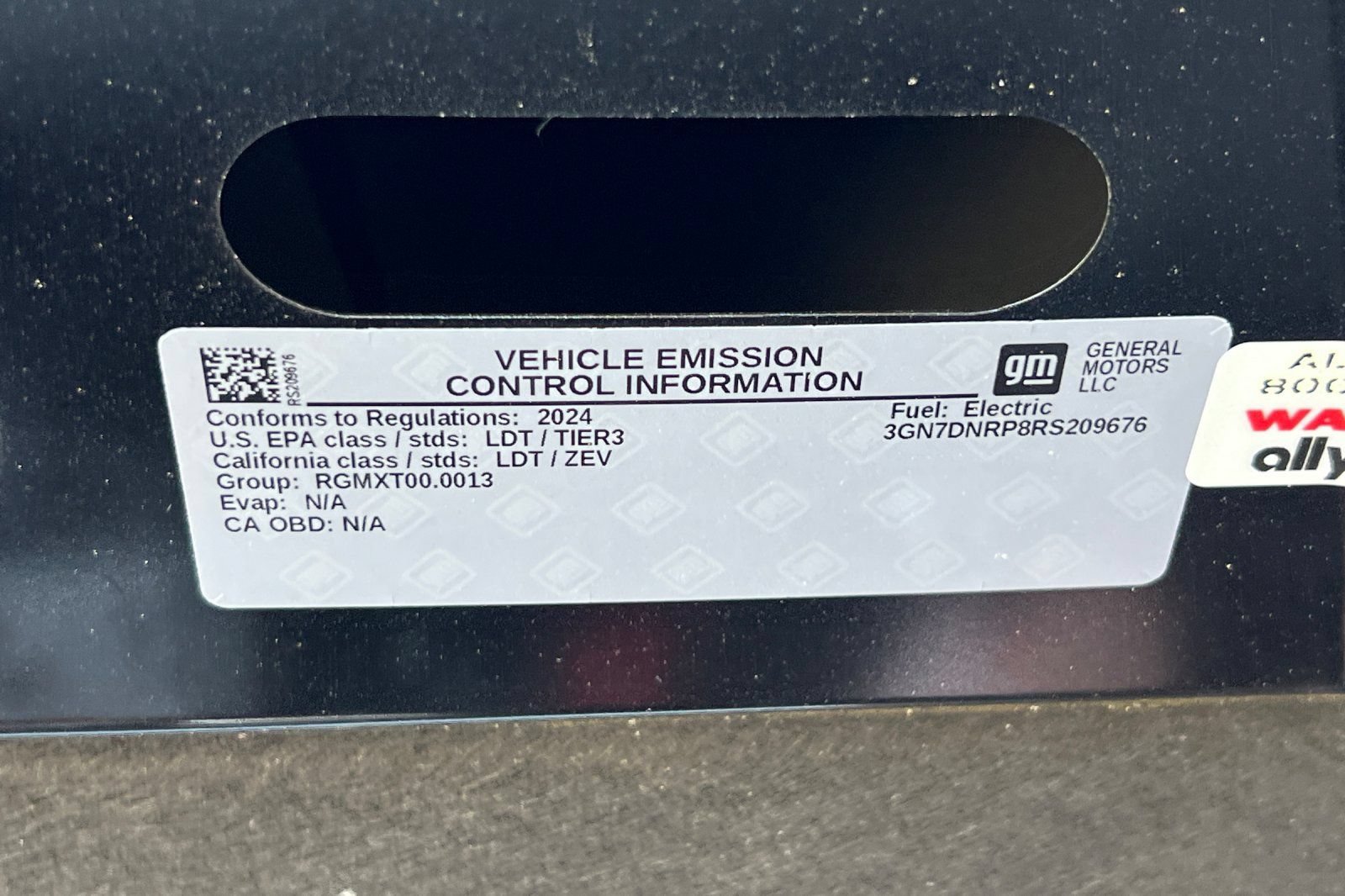 Used 2024 Chevrolet Equinox EV RS FWD image 38