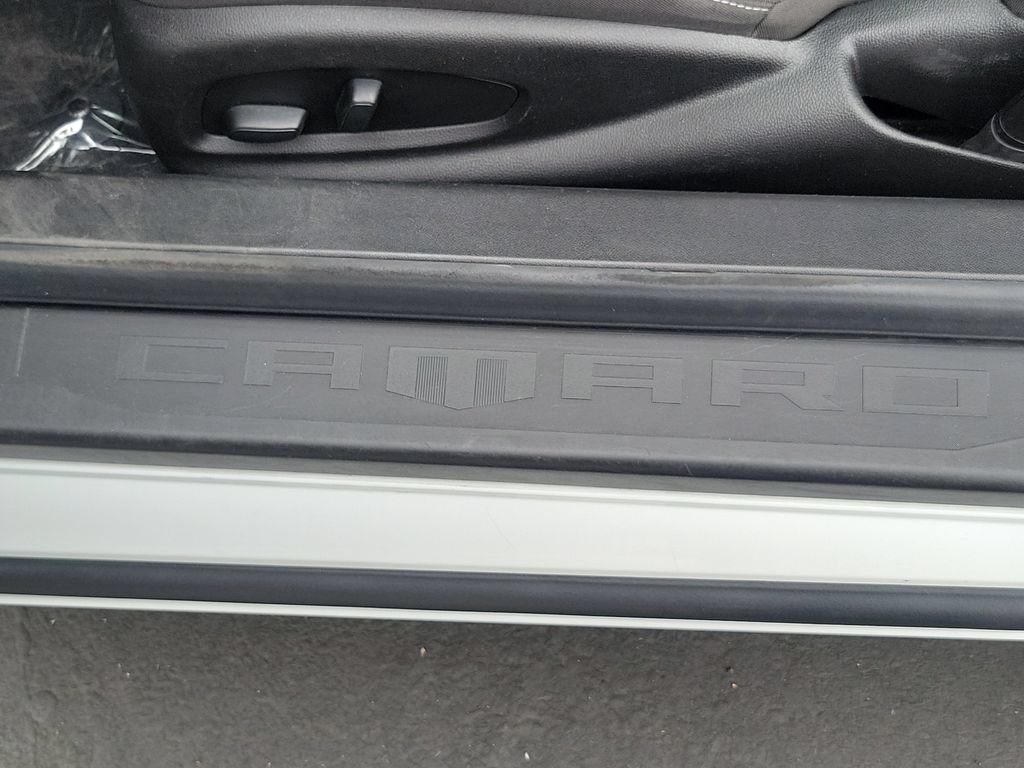 Used 2023 Chevrolet Camaro LT RWD image 17