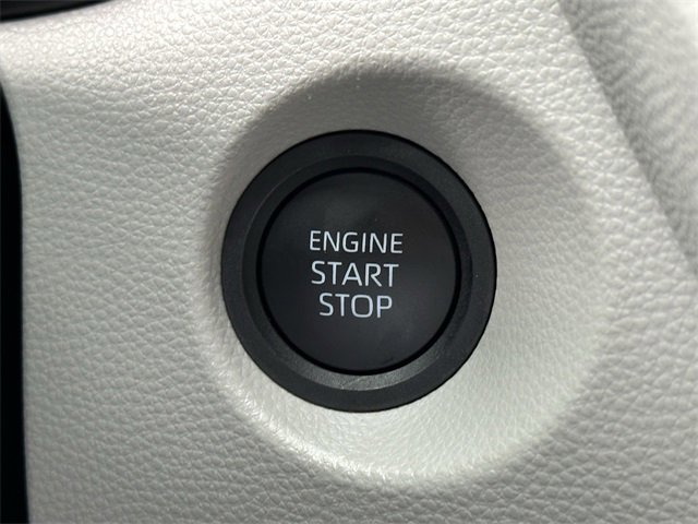 Used 2025 Toyota Corolla Cross LE image 23