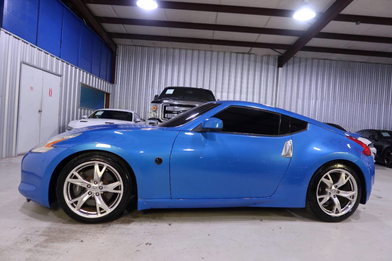 Used 2009 Nissan 370Z Touring w/ Sport Pkg image 1