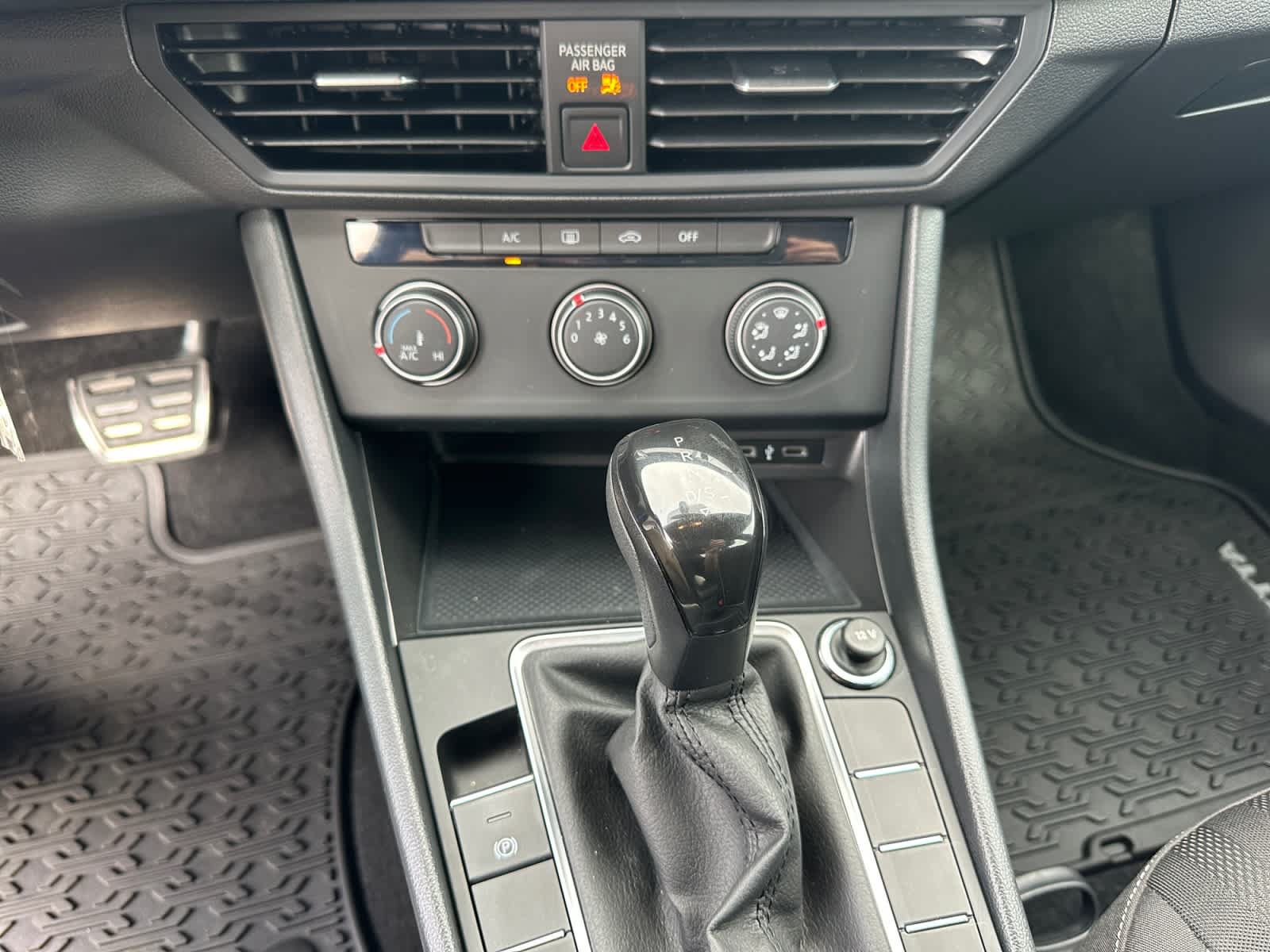 Used 2023 Volkswagen Jetta Sport FWD image 13
