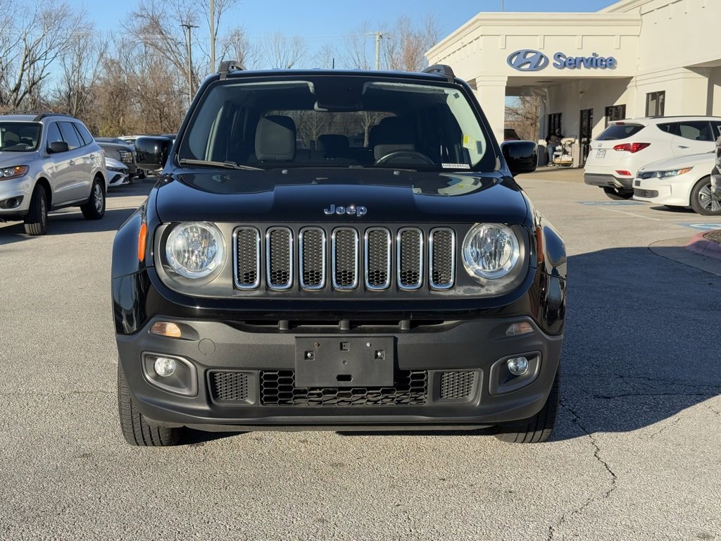 Used 2017 Jeep Renegade Latitude image 2