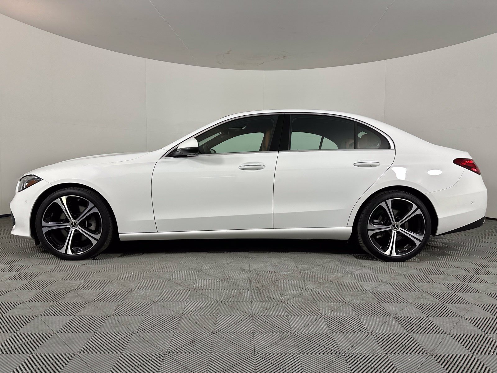 Used 2025 Mercedes-Benz C 300 Sedan image 15