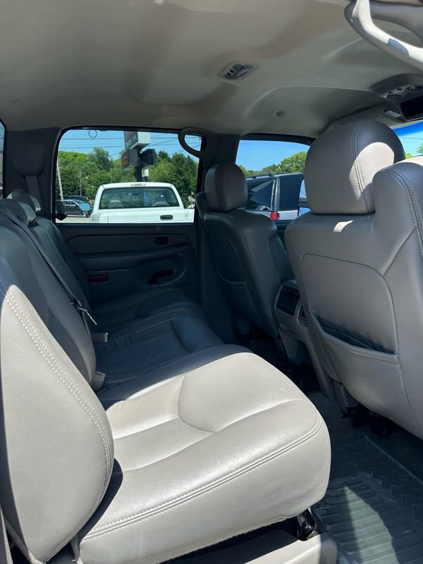 Used 2004 Chevrolet Silverado 2500 LT AWD/4WD image 12