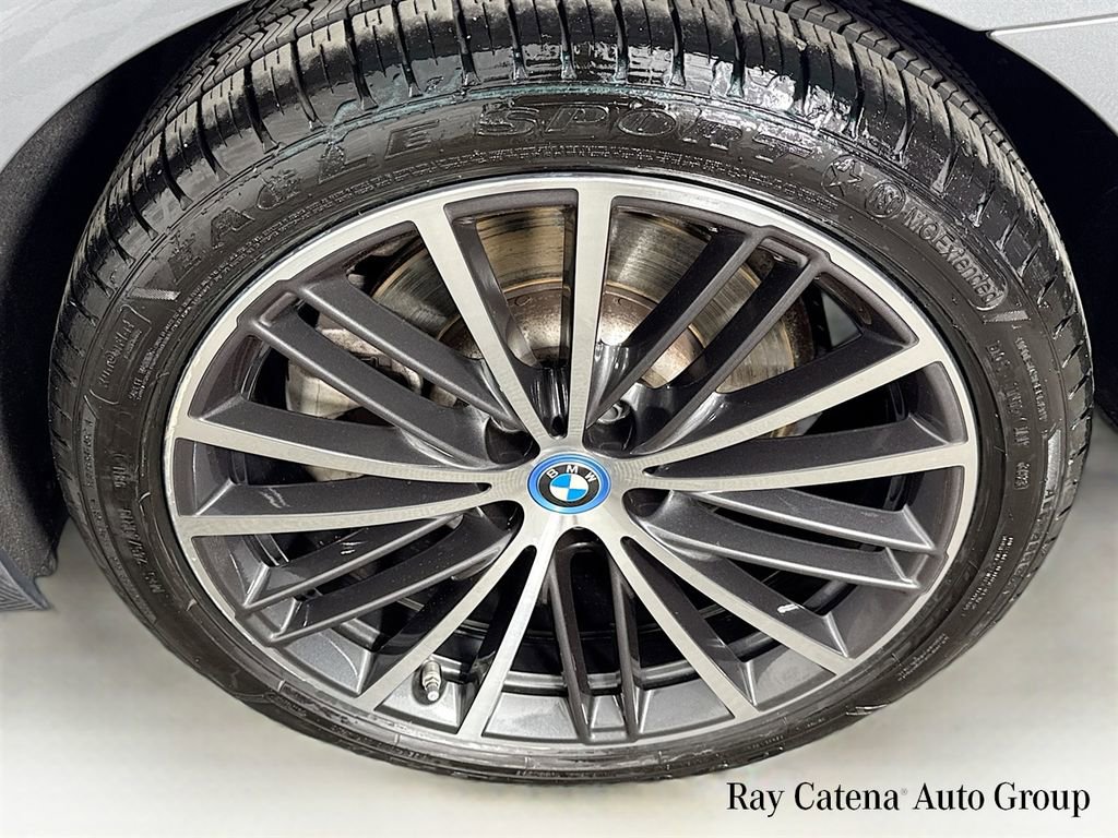 Certified 2023 BMW 530e xDrive w/ Premium Package image 33