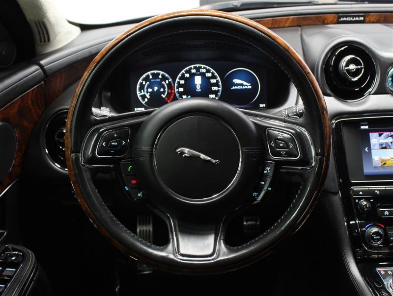 Used 2016 Jaguar XJ L Portfolio RWD image 14