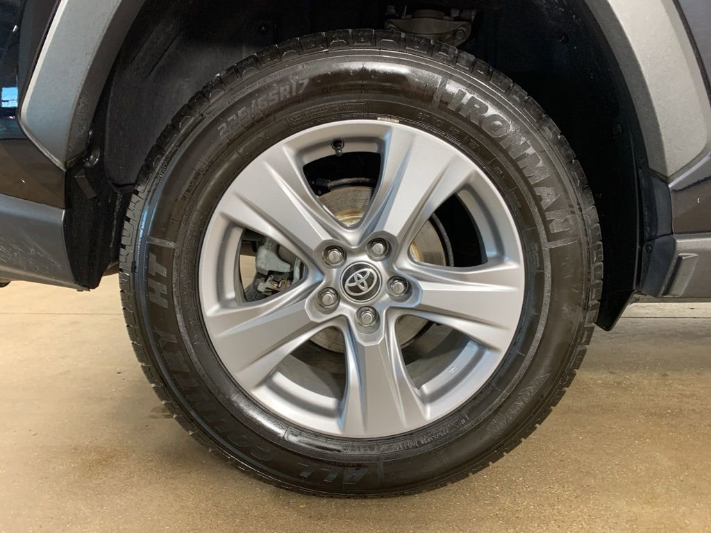 Used 2022 Toyota RAV4 XLE image 37