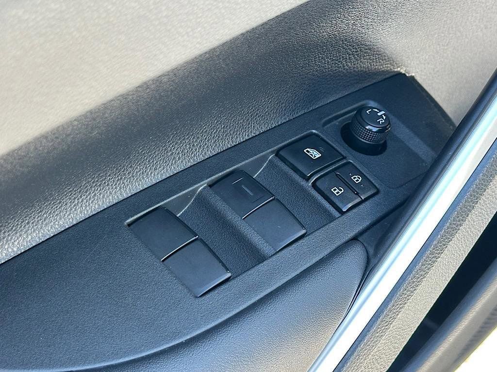 Certified 2023 Toyota Corolla Cross XLE image 16