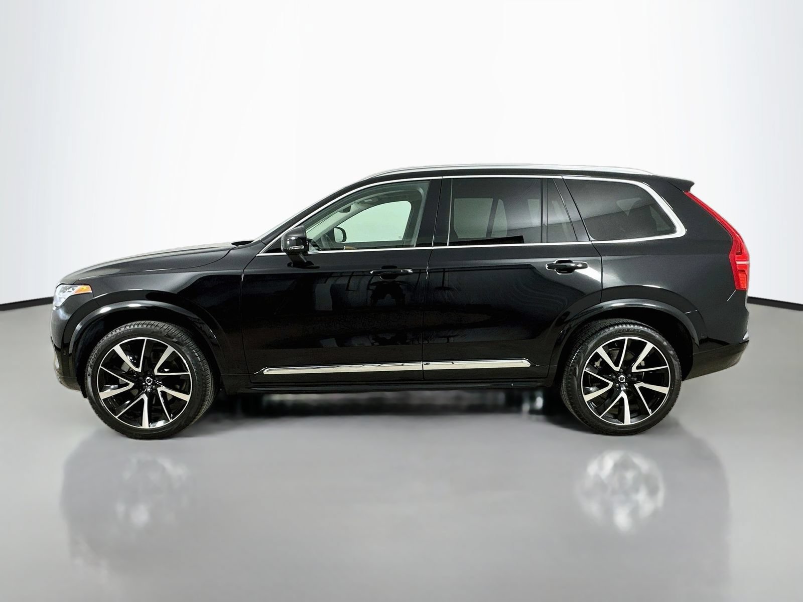 Used 2023 Volvo XC90 B6 Plus AWD/4WD image 8