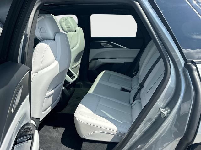 Used 2025 Cadillac Lyriq Sport AWD/4WD image 17
