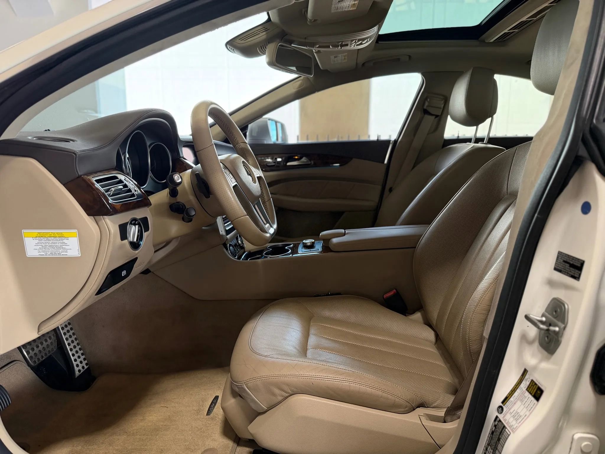 Used 2014 Mercedes-Benz CLS 550 4MATIC w/ Premium 1 Package image 12