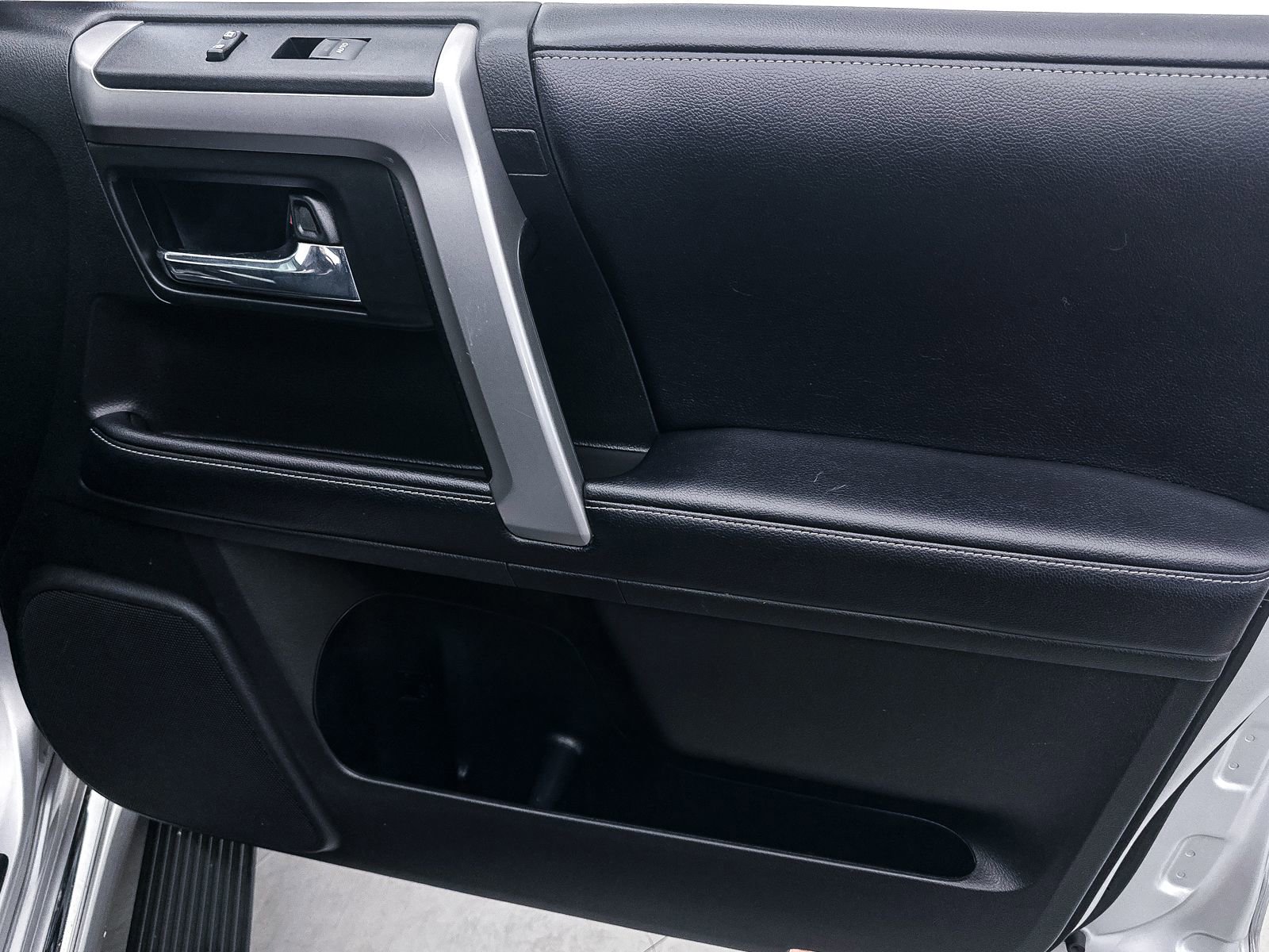 Used 2018 Toyota 4Runner Limited AWD/4WD image 31