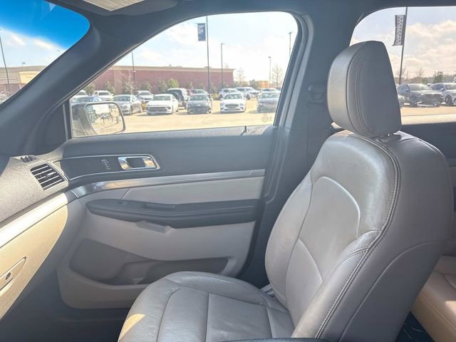 Used 2018 Ford Explorer XLT w/ Equipment Group 202A image 22