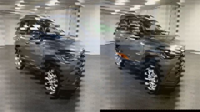 Used 2023 Toyota Corolla Cross LE image 2