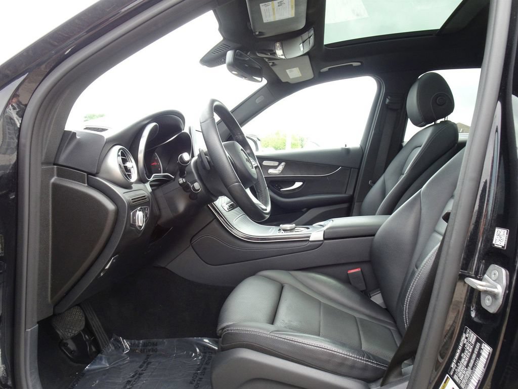 Used 2018 Mercedes-Benz GLC 300 4MATIC image 9
