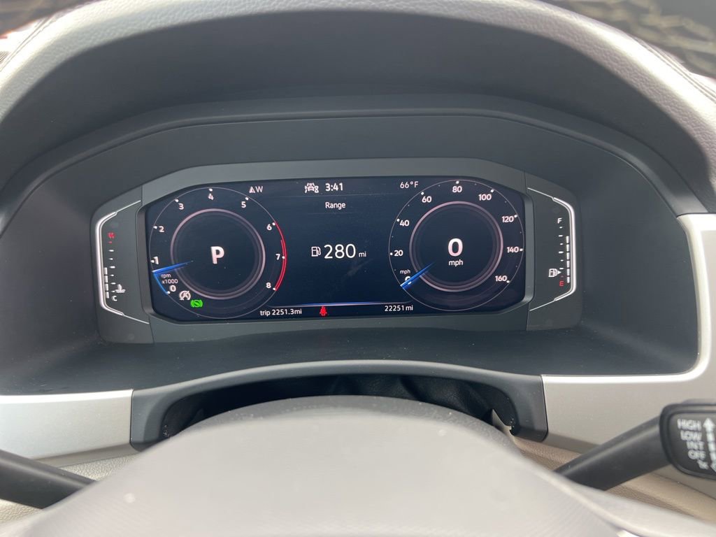 Used 2023 Volkswagen Atlas SE w/ Black Wheel Package image 17