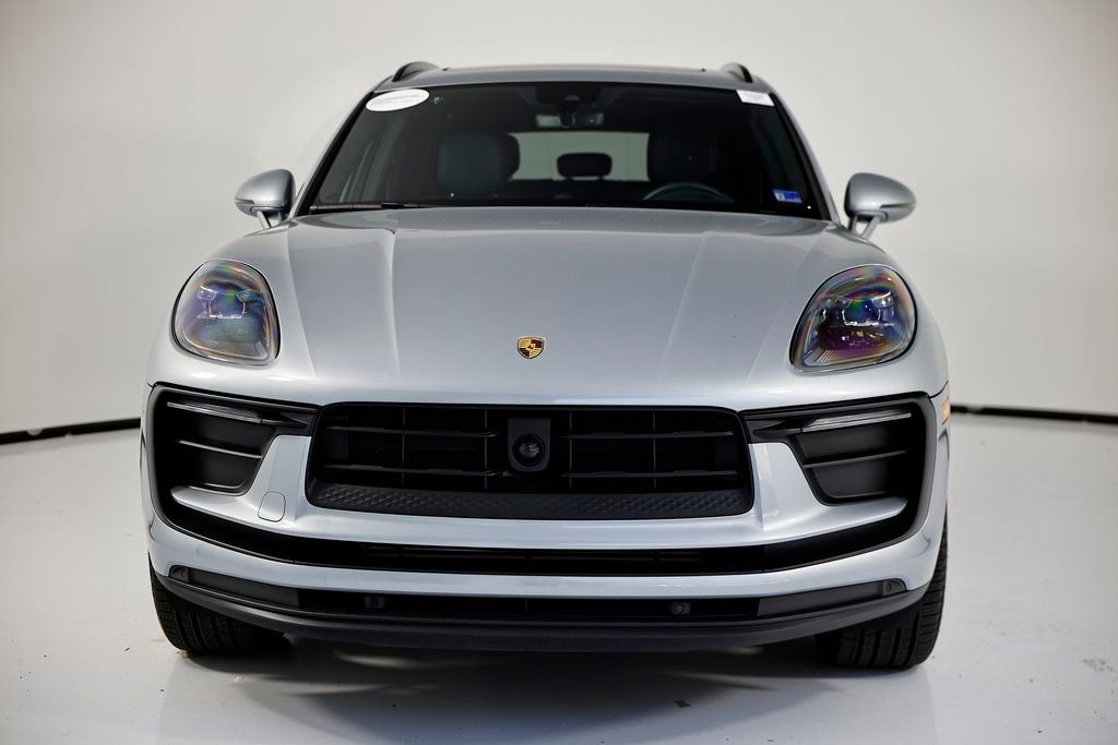 Certified 2025 Porsche Macan AWD/4WD image 10
